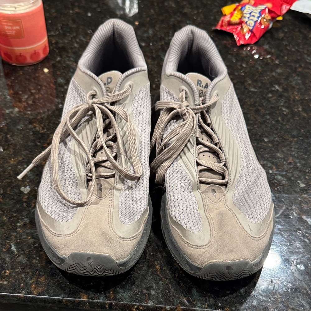 Men RAD V1 sneakers